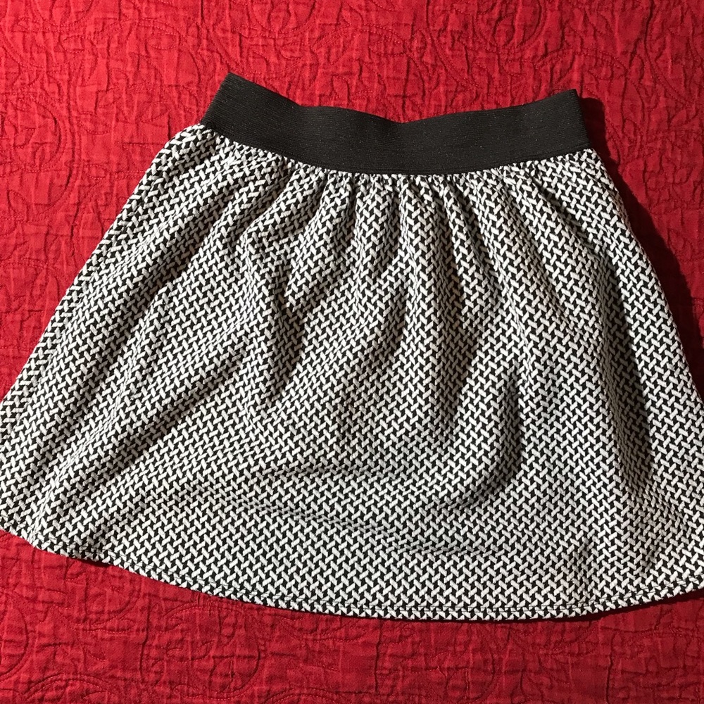 Joe B Black and White Basketweave Skirt